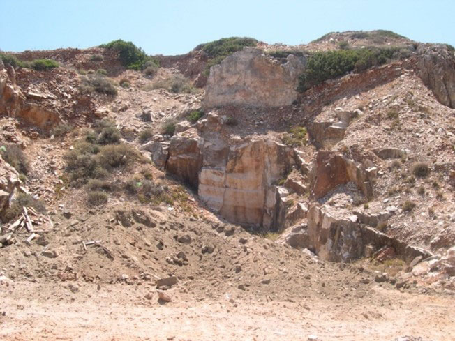 Surface quarry in Lakkous